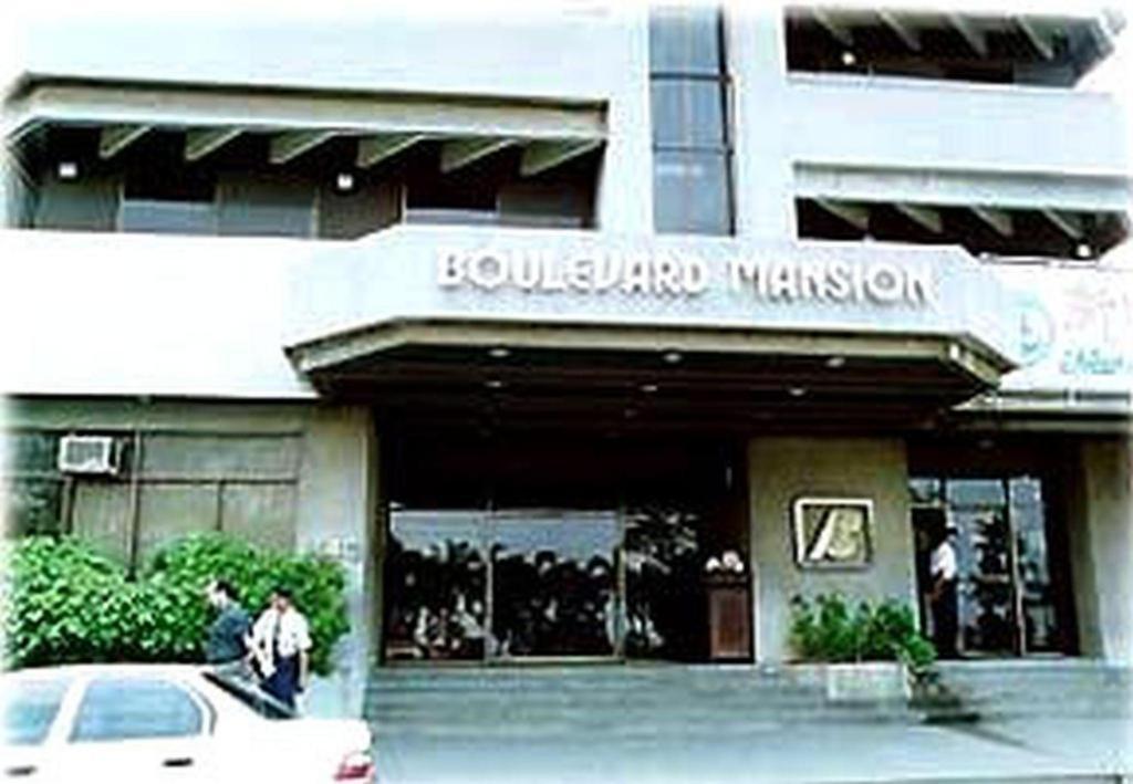 Sunny Bay Suites Manila Exterior foto