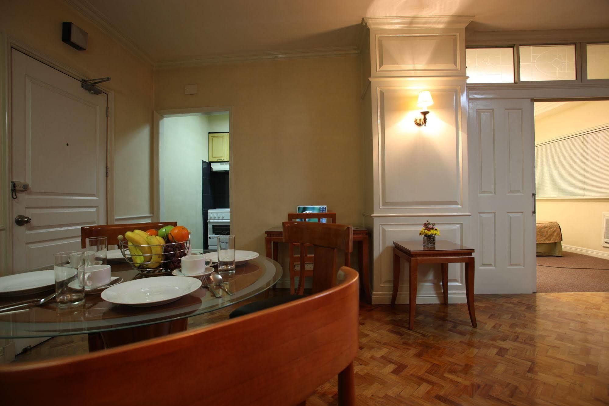 Sunny Bay Suites Manila Exterior foto
