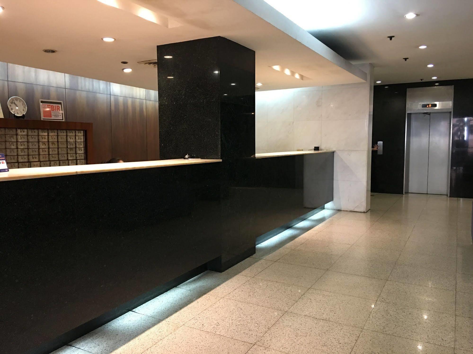 Sunny Bay Suites Manila Exterior foto