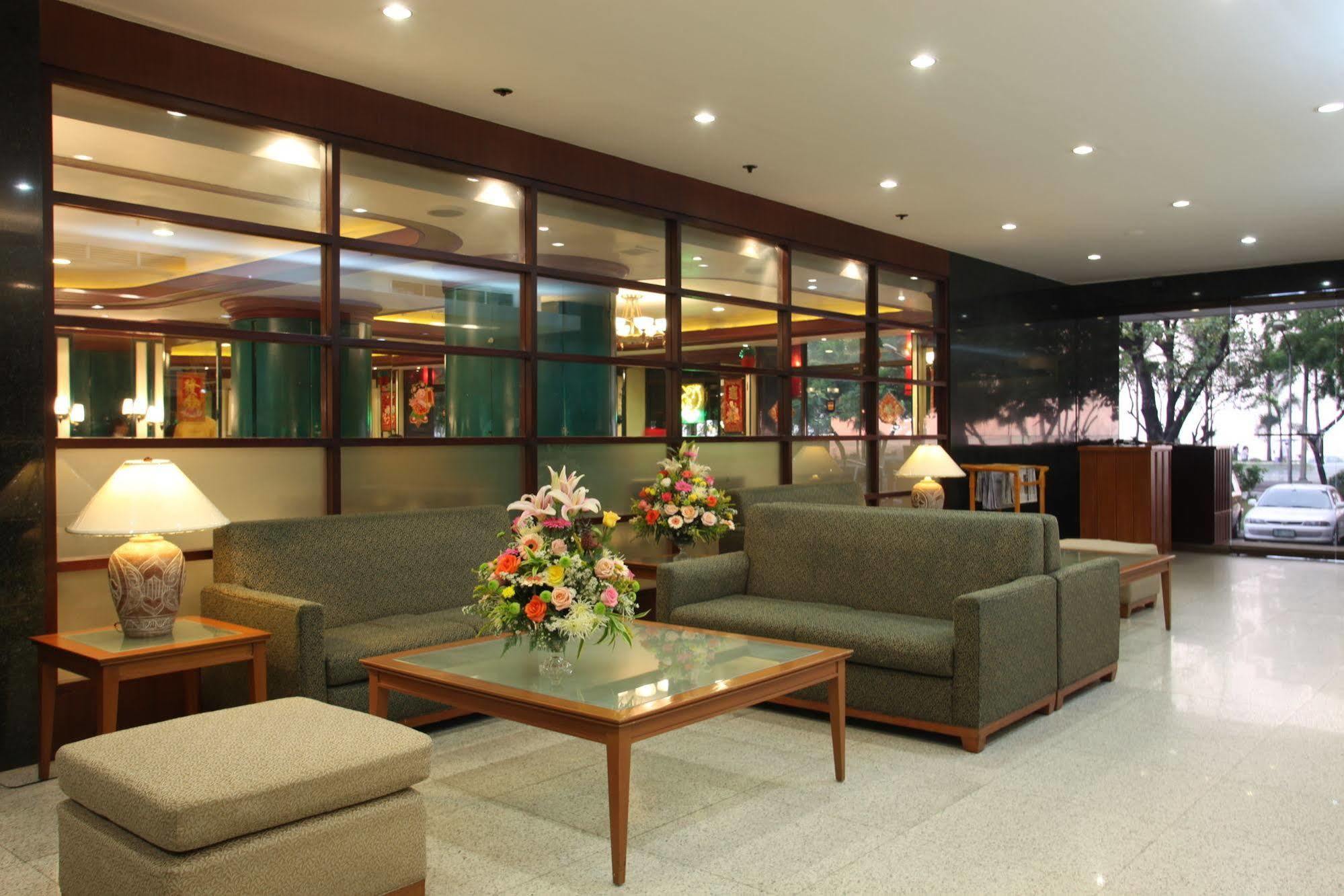 Sunny Bay Suites Manila Exterior foto