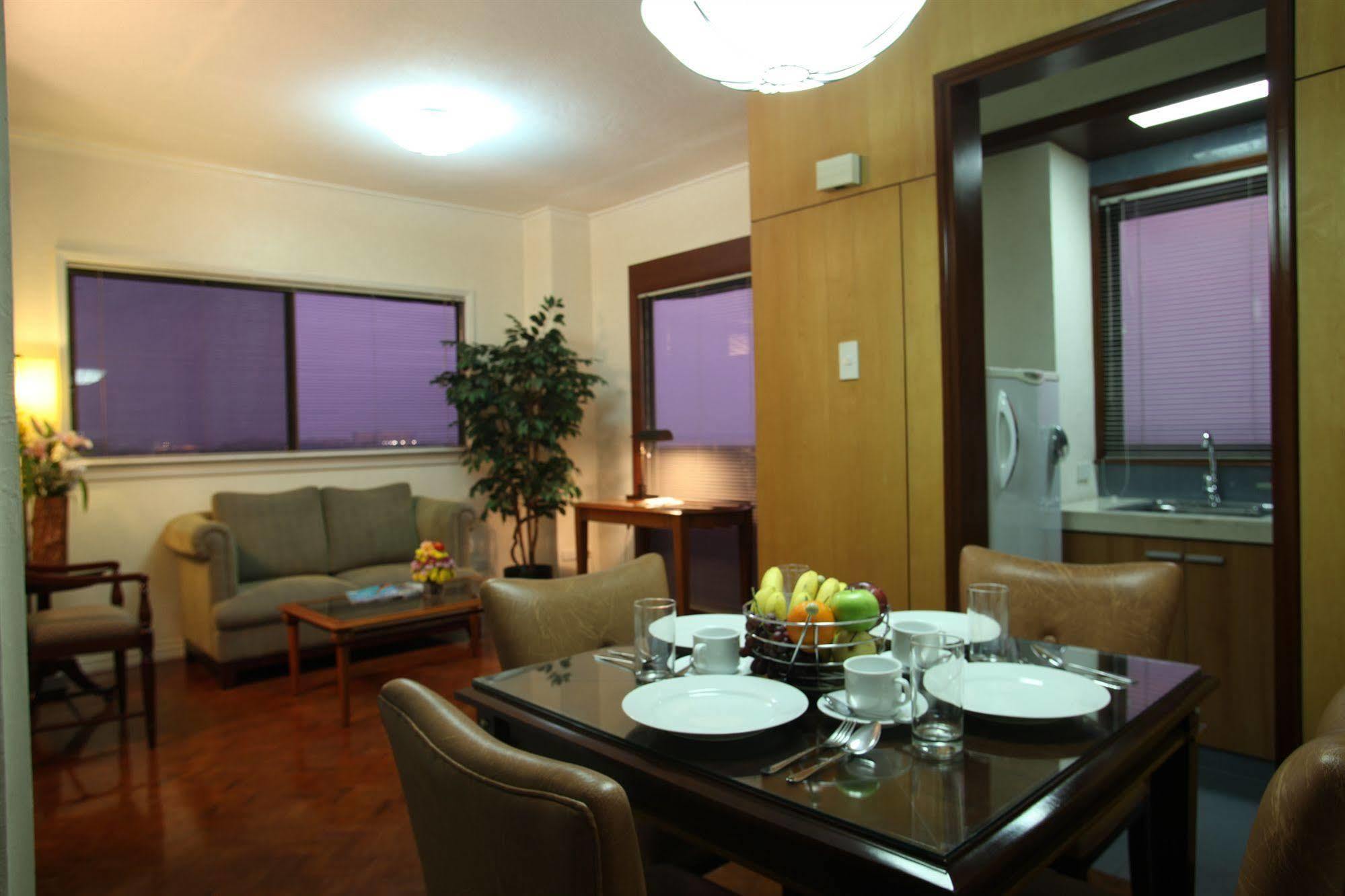 Sunny Bay Suites Manila Exterior foto