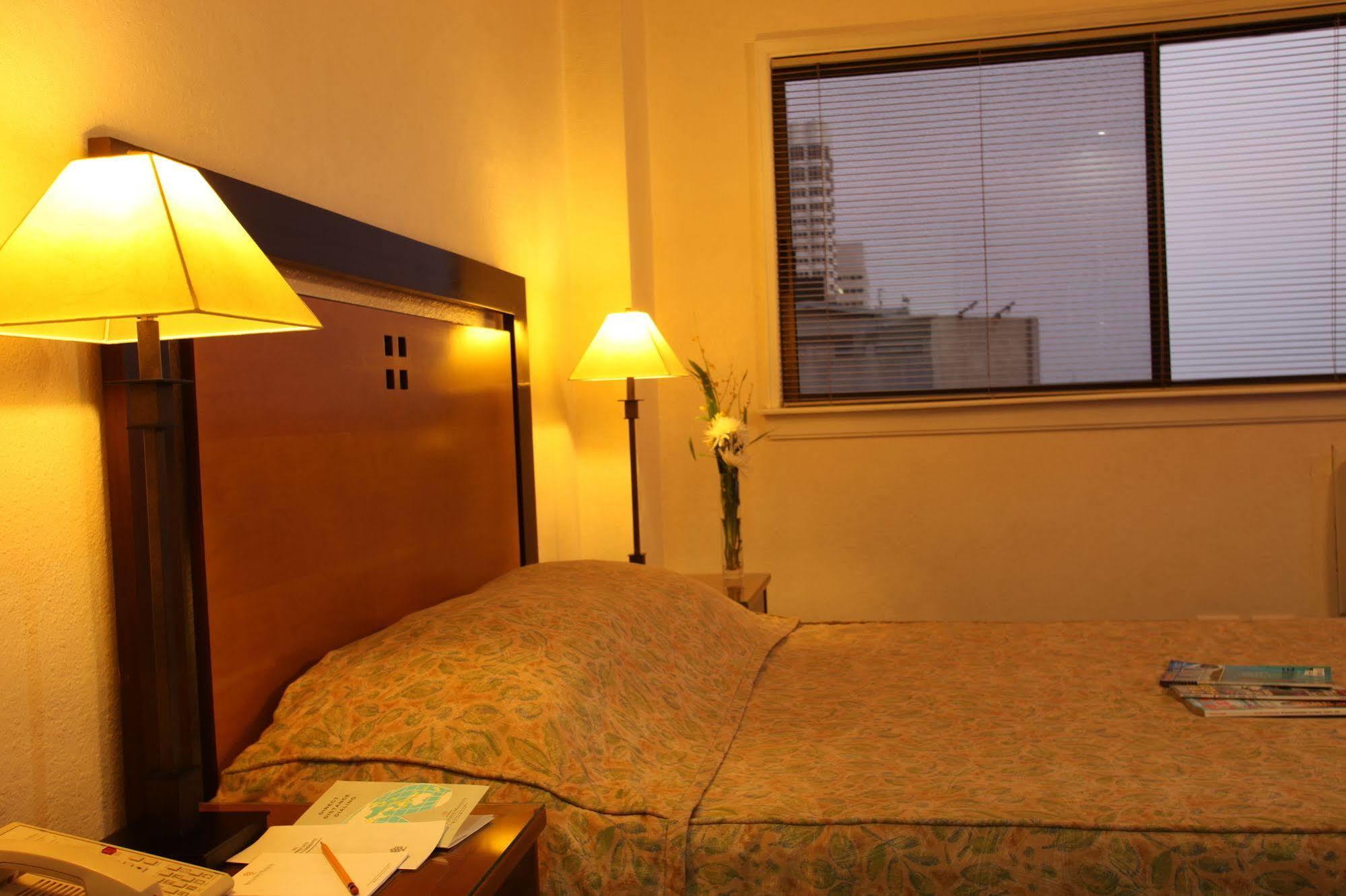 Sunny Bay Suites Manila Exterior foto