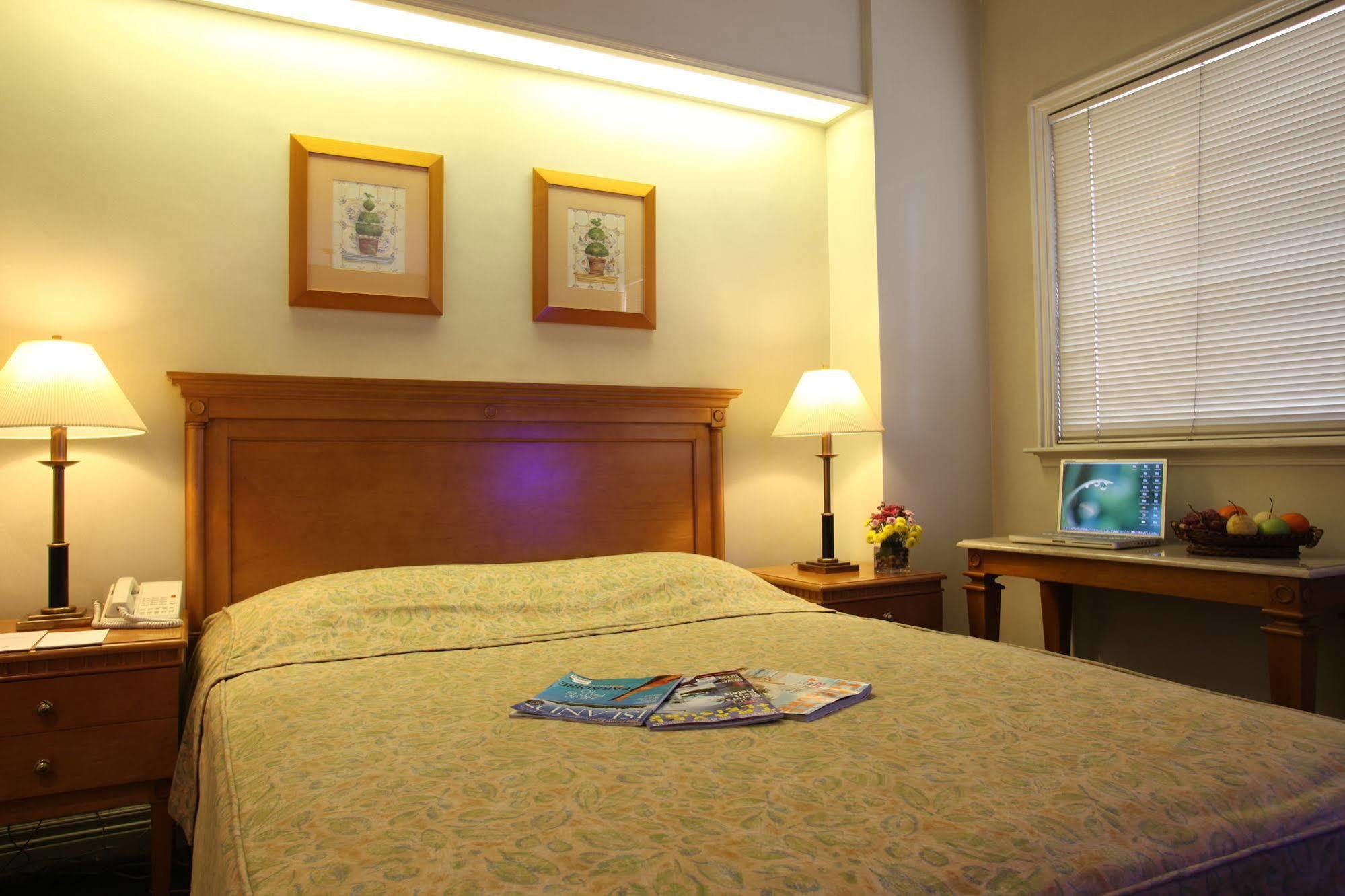 Sunny Bay Suites Manila Exterior foto