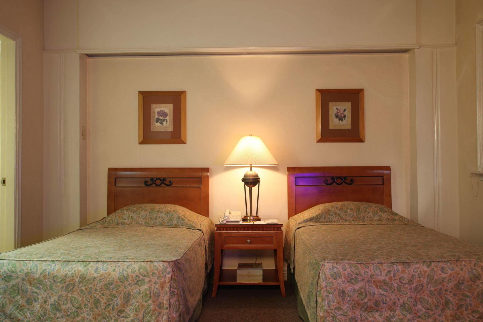 Sunny Bay Suites Manila Exterior foto